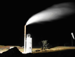 geodynamics - Flow from steam separator Innamincka April 2005